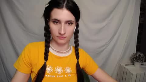 Laura online show from February 2025 10:08:02 AM