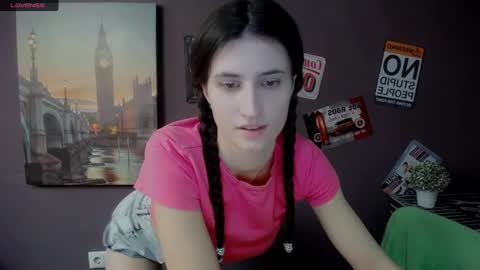 Laura online show from February 2025 08:33:02 AM