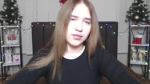 LauraHlot online show from December 2024 07:00:02 PM