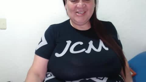 LAURA online show from November 2025 04:07:01 PM