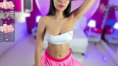 Laura MartinGMT-5 2200-0600 online show from December 2024 06:54:02 AM