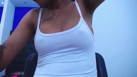 lauramossart online show from November 2025 11:15:02 PM