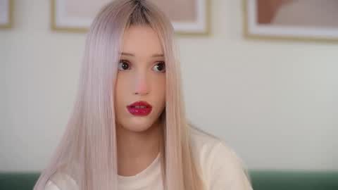 Laura online show from September 2025 07:46:02 AM