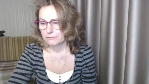 Lauraoven1 online show from December 2024 07:29:01 AM