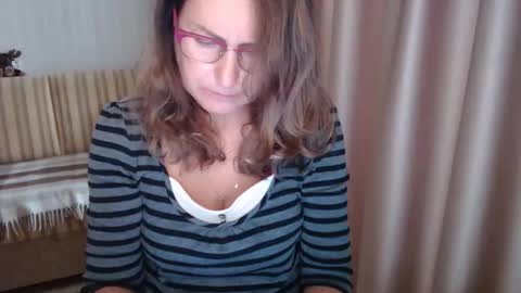 Snapshot of lauraoven1 chatting on October 2025 09:16:01 AM Lauraoven1 online show from October 2025 09:16:01 AM