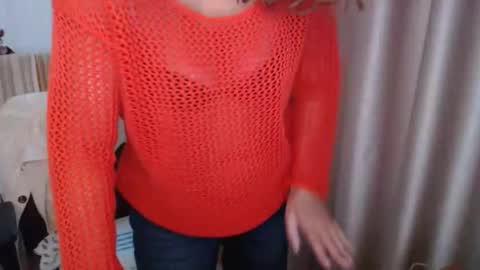 Snapshot of lauraoven1 chatting on October 2025 10:23:02 AM Lauraoven1 online show from October 2025 10:23:02 AM