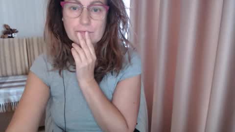 Snapshot of lauraoven1 chatting on October 2025 12:50:01 PM Lauraoven1 online show from October 2025 12:50:01 PM