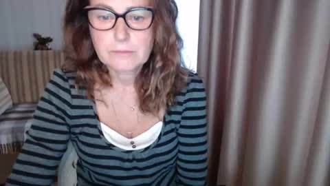 Snapshot of lauraoven1 chatting on October 2025 09:06:02 AM Lauraoven1 online show from October 2025 09:06:02 AM