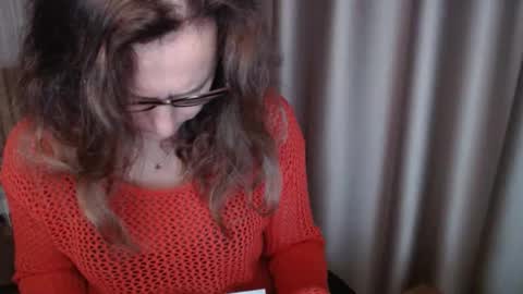 Snapshot of lauraoven1 chatting on November 2025 07:31:01 AM Lauraoven1 online show from November 2025 07:31:01 AM