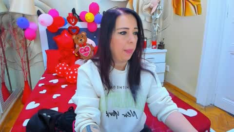 Laura online show from February 2025 04:14:02 AM