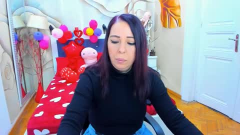 Laura online show from February 2025 04:09:02 AM