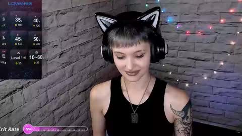 Snapshot of lauren_raquel chatting on October 2025 05:43:02 PM Eva online show from October 2025 05:43:02 PM