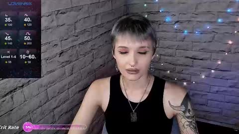 Snapshot of lauren_raquel chatting on October 2025 05:56:02 PM Eva online show from October 2025 05:56:02 PM