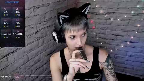 Snapshot of lauren_raquel chatting on October 2025 04:41:01 PM Eva online show from October 2025 04:41:01 PM