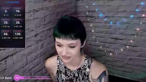 Snapshot of lauren_raquel chatting on October 2025 12:49:02 PM Eva online show from October 2025 12:49:02 PM