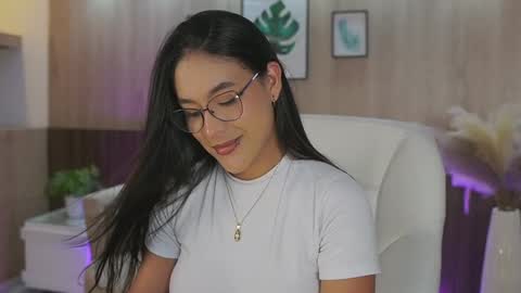 Lauren Miles online show from September 2025 07:05:01 PM