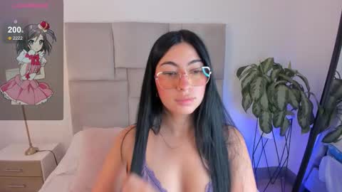 laurenn_smitth online show from September 2025 12:51:01 PM