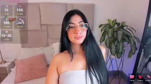 laurenn_smitth online show from October 2025 01:18:01 PM