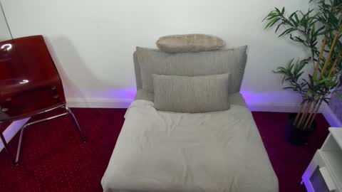 LaurennRoss online show from September 2025 06:36:01 AM
