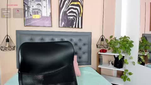 Snapshot of laurenrosee_ chatting on September 2025 02:39:02 PM Lauren  online show from September 2025 02:39:02 PM