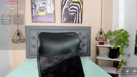 Snapshot of laurenrosee_ chatting on November 2025 01:56:02 PM Lauren  online show from November 2025 01:56:02 PM