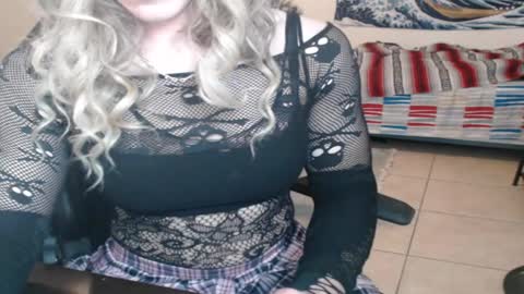 Snapshot of laurenssyx chatting on February 2025 05:19:01 AM Lauren online show from February 2025 05:19:01 AM