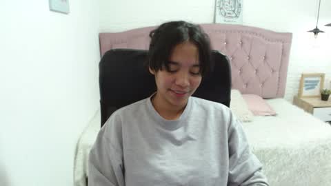 laurent online show from January 2025 02:25:02 AM