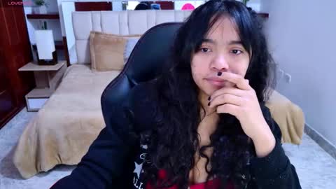 laurent online show from September 2025 03:19:01 AM