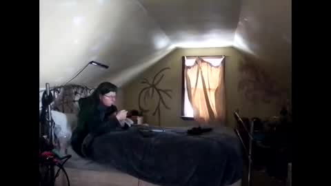 Lauren online show from January 2025 07:53:02 PM