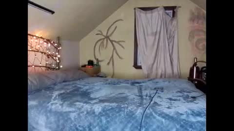 Lauren online show from March 2025 01:42:02 AM