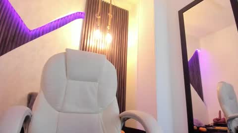 Lau online show from February 2025 03:53:01 PM