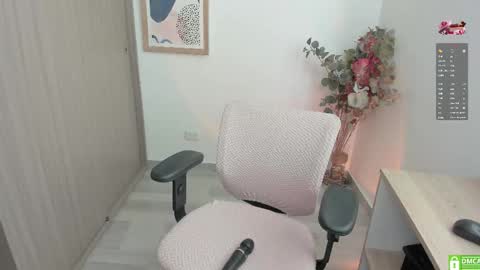 Snapshot of lauryn_chills chatting on October 2025 05:33:01 PM Lauryn online show from October 2025 05:33:01 PM