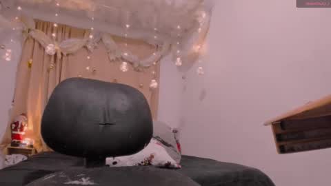 Snapshot of lauu_g chatting on December 2024 03:37:02 AM Lauu G online show from December 2024 03:37:02 AM