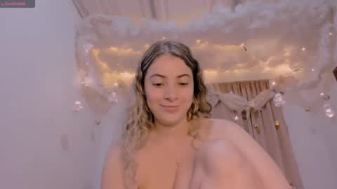 Snapshot of lauu_g chatting on December 2024 06:44:02 AM Lauu G online show from December 2024 06:44:02 AM