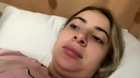 Snapshot of lauu_g chatting on December 2024 11:20:01 PM Lauu G online show from December 2024 11:20:01 PM