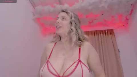 Snapshot of lauu_g chatting on January 2025 06:49:02 AM Lauu G online show from January 2025 06:49:02 AM