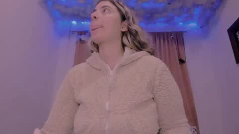 Snapshot of lauu_g chatting on March 2025 07:41:01 AM Lauu G online show from March 2025 07:41:01 AM