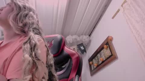 Snapshot of lauu_g chatting on October 2025 09:17:04 AM Lauu G online show from October 2025 09:17:04 AM