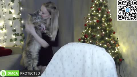Mia online show from December 2024 09:18:02 AM
