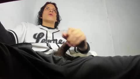 ZAmbrano online show from October 2025 02:04:02 AM