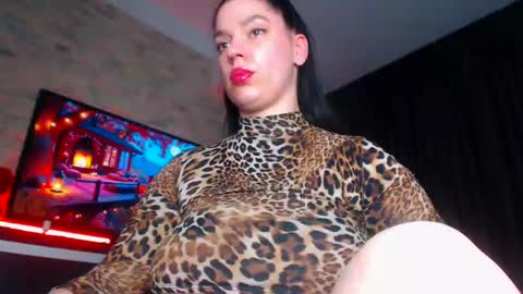 Snapshot of laya_moon chatting on October 2025 12:00:02 PM LayaMoon online show from October 2025 12:00:02 PM