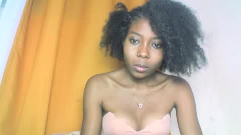 layannek online show from October 2025 07:11:01 PM