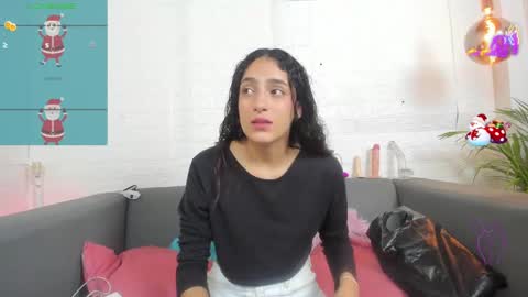 Layla online show from December 2024 01:24:01 AM