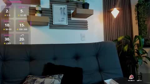 Layla online show from September 2025 10:24:02 PM