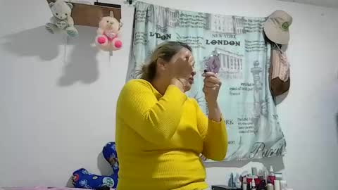 layla_astrum online show from November 2025 10:15:02 AM