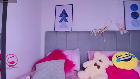 Layla online show from January 2025 04:15:01 AM