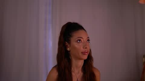 laylakristal online show from October 2025 05:17:01 AM