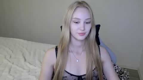 LaylaPretty001 online show from October 2025 04:48:02 AM