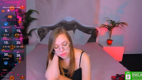 layriantavee online show from December 2024 01:42:02 PM