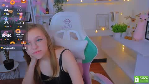 layriantavee online show from December 2024 06:44:01 AM